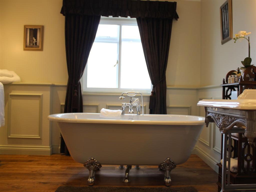 The Angel At Topcliffe Chambre photo